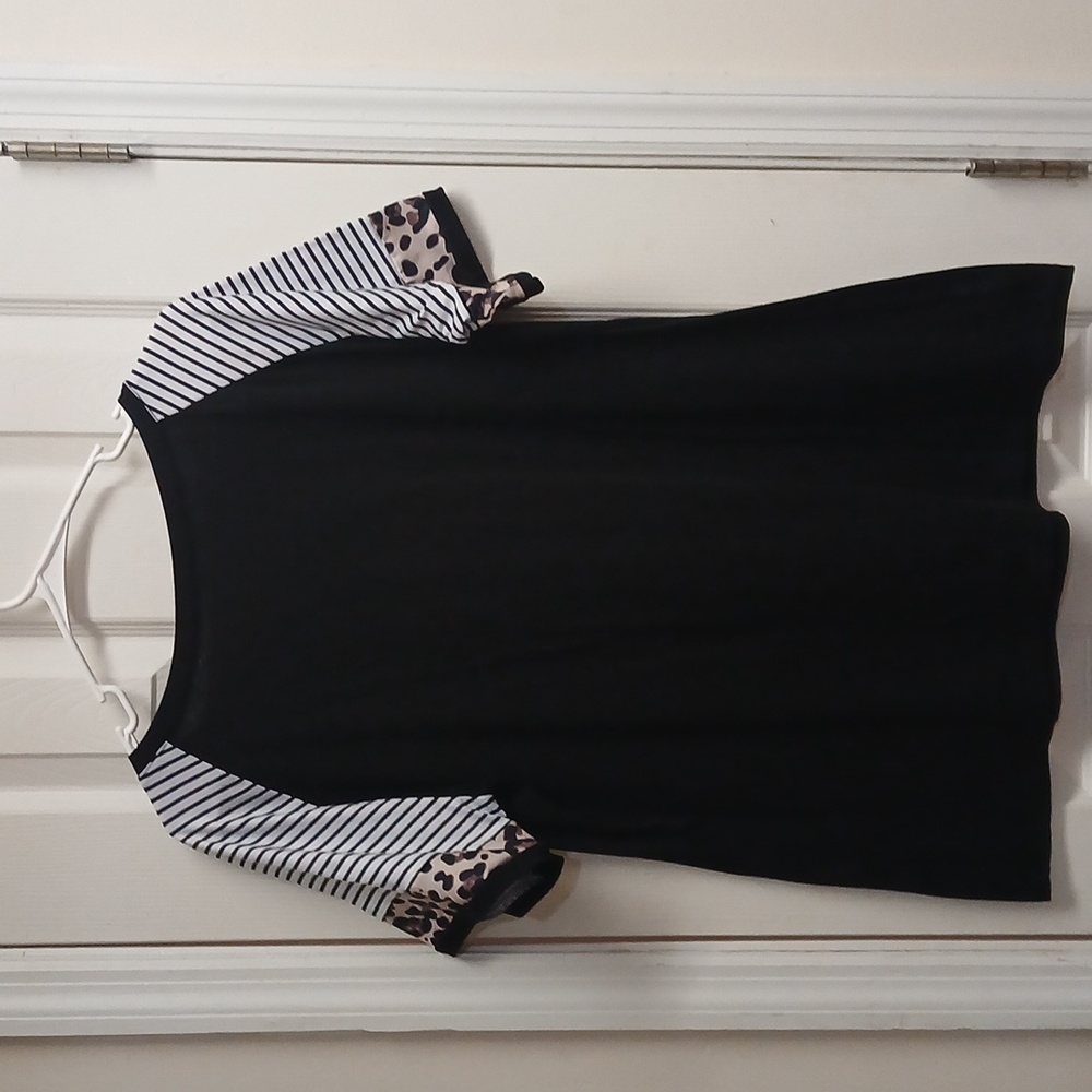Leopard, Striped, And Solid Print Top Size XL - Picture 5 of 7